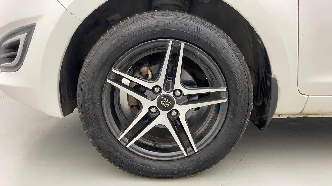 2012 Hyundai i20 MAGNA (O) 1.2, Petrol, Manual, 57,215 km, Left Front Wheel