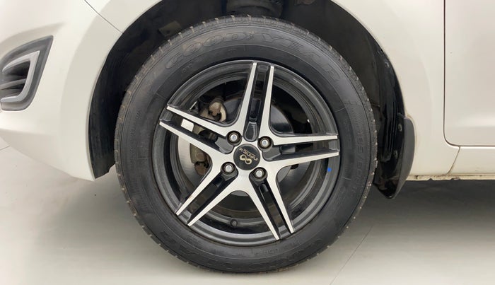 2012 Hyundai i20 MAGNA (O) 1.2, Petrol, Manual, 57,215 km, Left Front Wheel