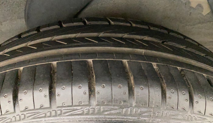 2012 Hyundai i20 MAGNA (O) 1.2, Petrol, Manual, 57,215 km, Left Rear Tyre Tread