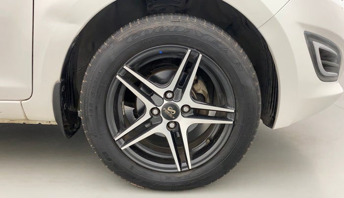 2012 Hyundai i20 MAGNA (O) 1.2, Petrol, Manual, 57,215 km, Right Front Wheel