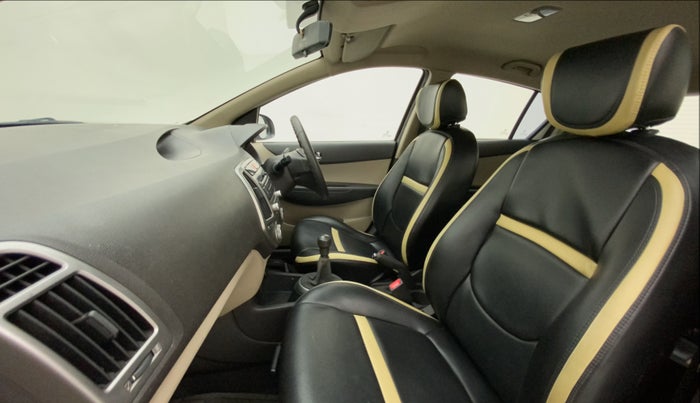 2012 Hyundai i20 MAGNA (O) 1.2, Petrol, Manual, 57,215 km, Right Side Front Door Cabin