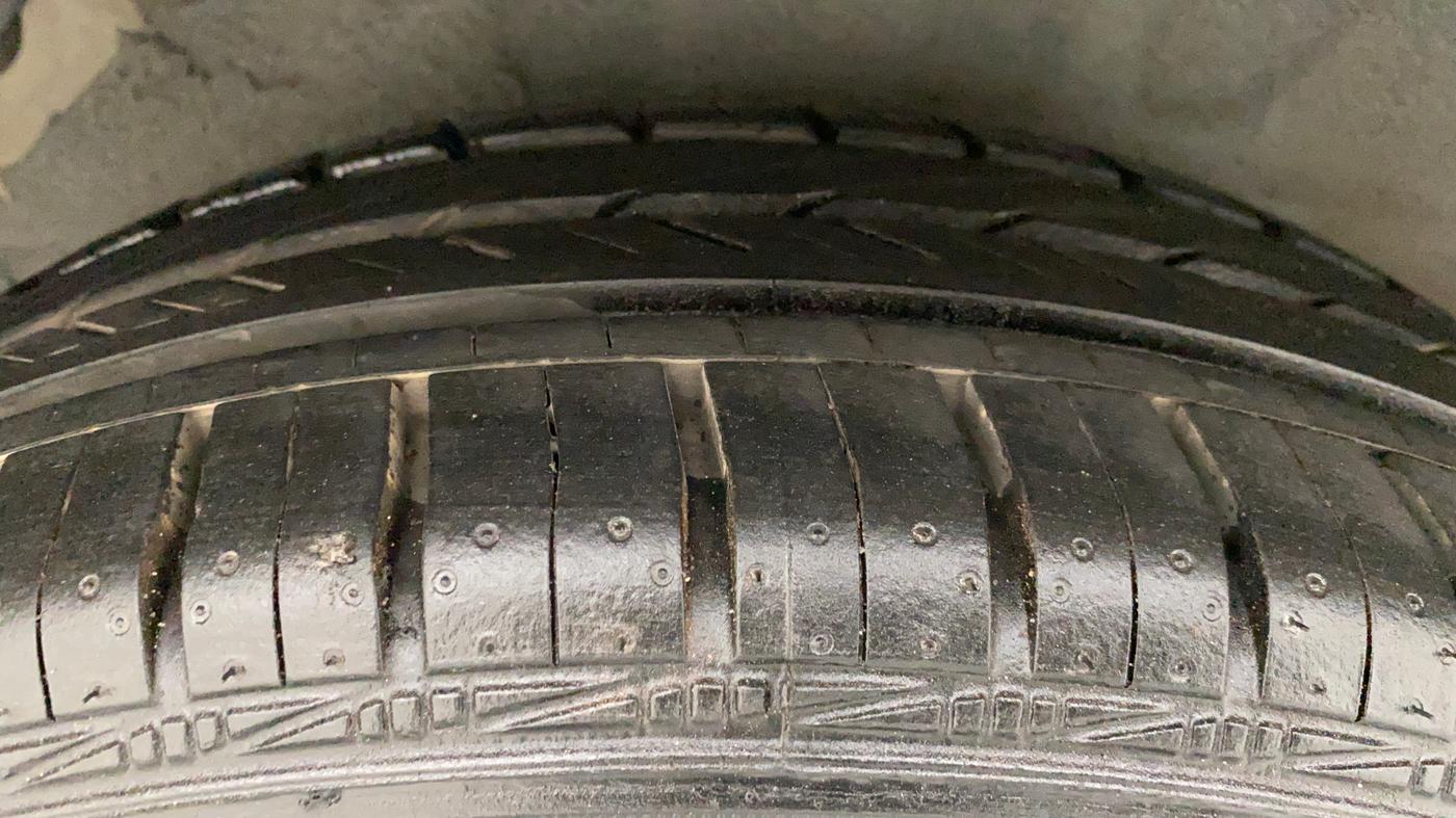 2012 Hyundai i20 MAGNA (O) 1.2, Petrol, Manual, 57,215 km, Right Rear Tyre Tread