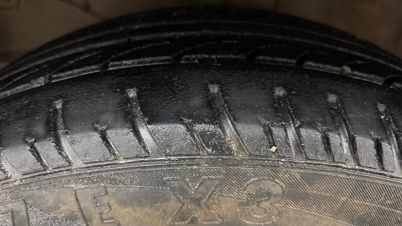2017 Honda Amaze 1.2L I-VTEC S, Petrol, Manual, 80,180 km, Left Front Tyre Tread