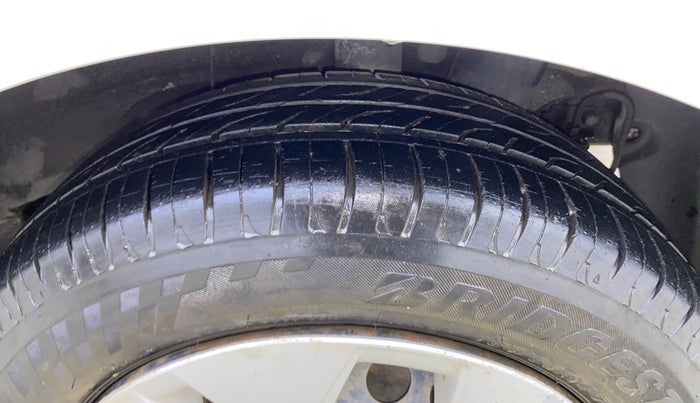 2016 Hyundai Xcent S 1.2, Petrol, Manual, 26,710 km, Left Rear Tyre Tread