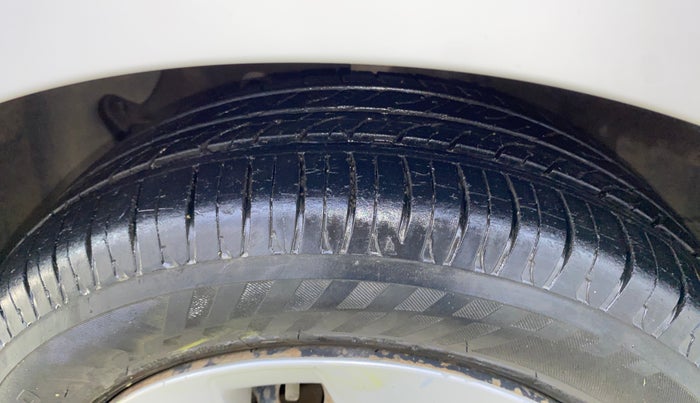 2016 Hyundai Xcent S 1.2, Petrol, Manual, 26,710 km, Left Front Tyre Tread