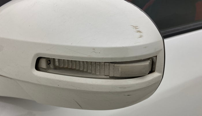 2017 Maruti Swift VDI ABS, Diesel, Manual, 1,15,858 km, Left rear-view mirror - Indicator light not working