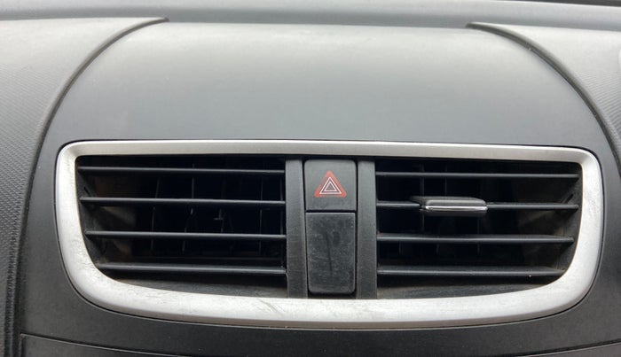 2017 Maruti Swift VDI ABS, Diesel, Manual, 1,15,858 km, AC Unit - Front vent has minor damage
