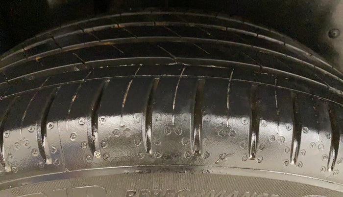 2021 MG HECTOR PLUS SHARP 1.5 PETROL TURBO CVT 6-STR, Petrol, Automatic, 73,400 km, Right Rear Tyre Tread