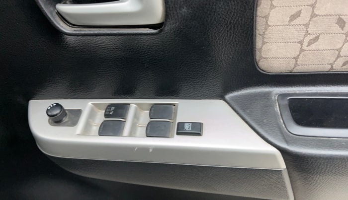 2016 Maruti Wagon R 1.0 VXI, Petrol, Manual, 69,991 km, Driver Side Door Panels Control