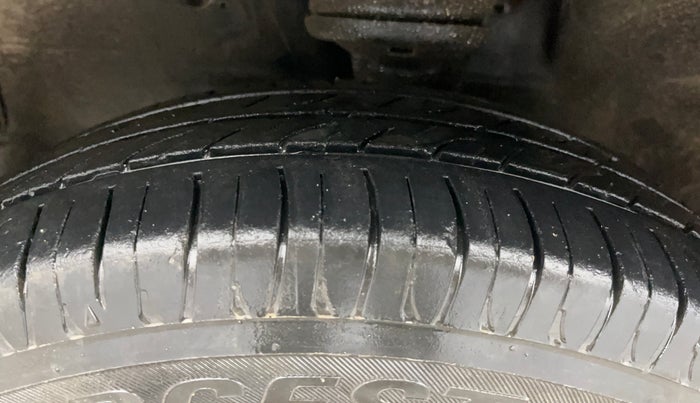 2016 Maruti Wagon R 1.0 VXI, Petrol, Manual, 69,991 km, Left Front Tyre Tread