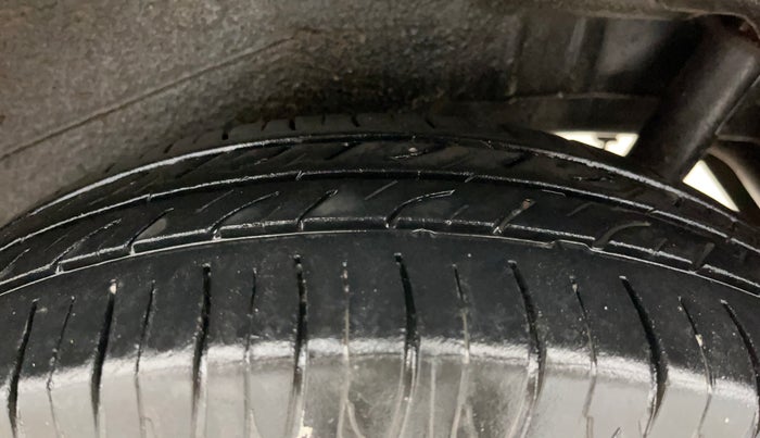 2016 Maruti Wagon R 1.0 VXI, Petrol, Manual, 69,991 km, Left Rear Tyre Tread