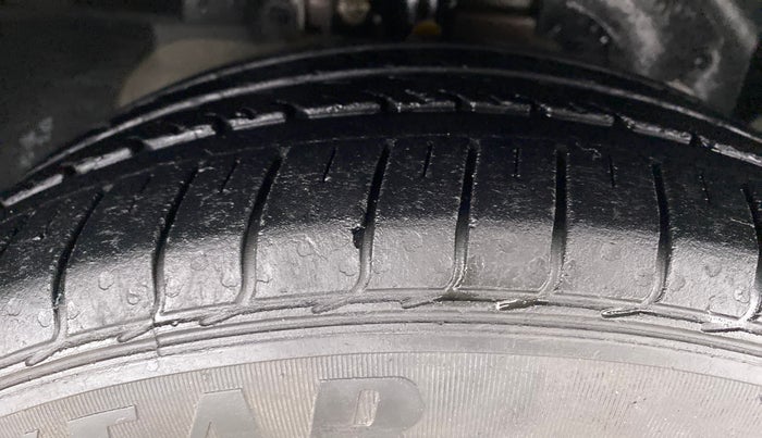 2018 Ford FREESTYLE TITANIUM Plus 1.5 TDCI MT, Diesel, Manual, 25,633 km, Right Front Tyre Tread
