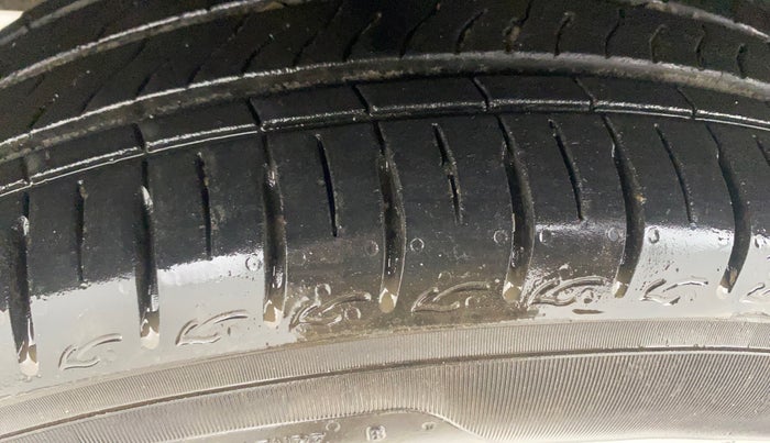 2023 Hyundai GRAND I10 NIOS SPORTZ 1.2 KAPPA VTVT, Petrol, Manual, 39,373 km, Left Front Tyre Tread