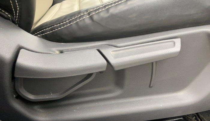 2023 Hyundai GRAND I10 NIOS SPORTZ 1.2 KAPPA VTVT, Petrol, Manual, 39,373 km, Driver Side Adjustment Panel