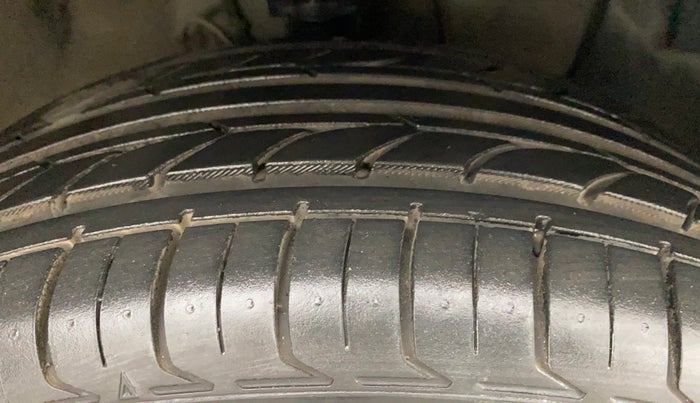 2018 Hyundai Elite i20 ASTA 1.2 (O), Petrol, Manual, 49,435 km, Right Front Tyre Tread