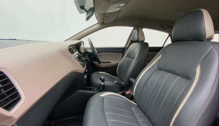 2018 Hyundai Elite i20 ASTA 1.2 (O), Petrol, Manual, 49,435 km, Right Side Front Door Cabin