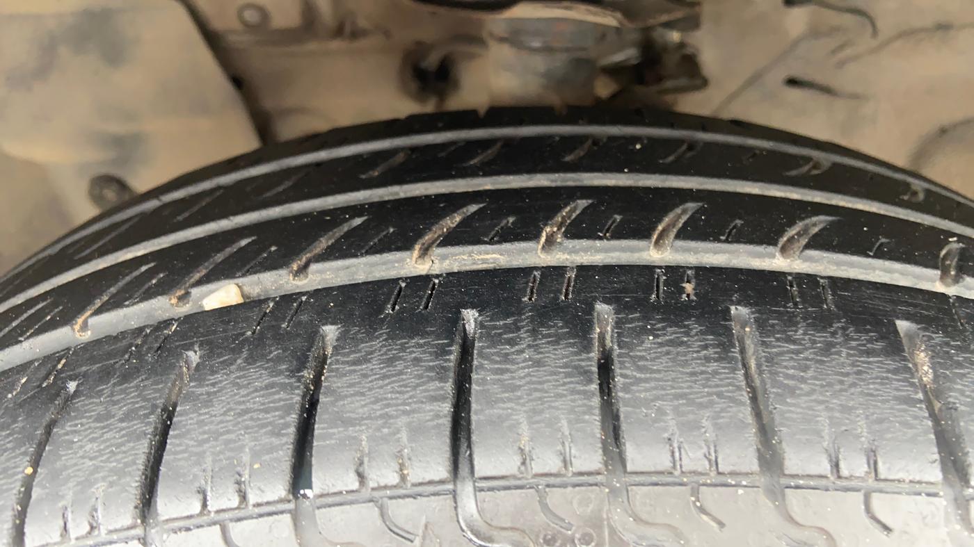 2014 Nissan Sunny XV DIESEL, Diesel, Manual, 1,08,522 km, Left Front Tyre Tread