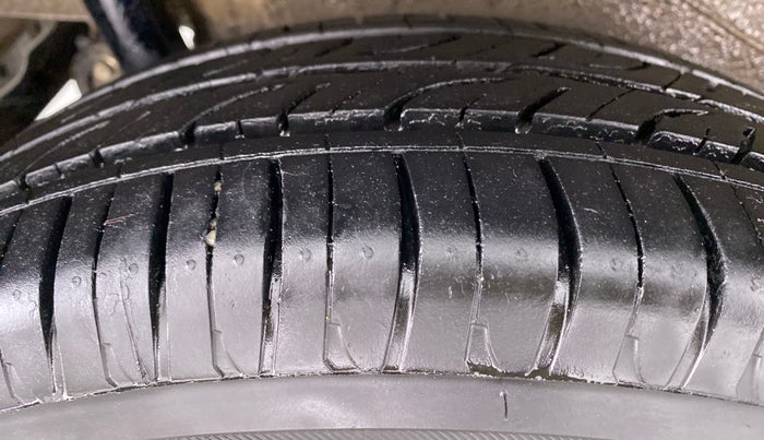 2016 Maruti Wagon R 1.0 VXI, Petrol, Manual, 55,397 km, Right Rear Tyre Tread