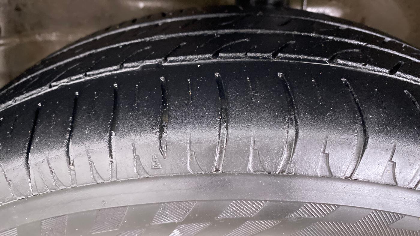 2016 Maruti Wagon R 1.0 VXI, Petrol, Manual, 55,397 km, Left Front Tyre Tread