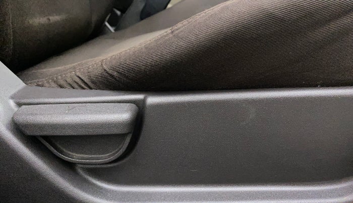 2012 Hyundai i20 SPORTZ 1.2, Petrol, Manual, 1,08,263 km, Driver Side Adjustment Panel