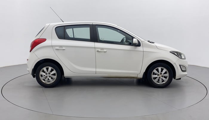 2012 Hyundai i20 SPORTZ 1.2, Petrol, Manual, 1,08,263 km, Right Side View