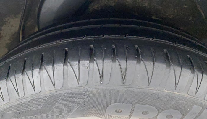 2012 Hyundai i20 SPORTZ 1.2, Petrol, Manual, 1,08,263 km, Left Rear Tyre Tread