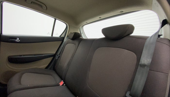 2012 Hyundai i20 SPORTZ 1.2, Petrol, Manual, 1,08,263 km, Right Side Rear Door Cabin