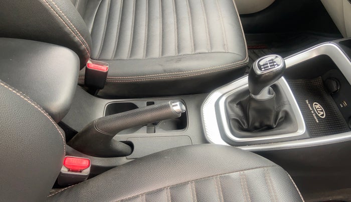 2021 KIA SONET HTX 1.0 IMT, Petrol, Manual, 77,342 km, Gear Lever