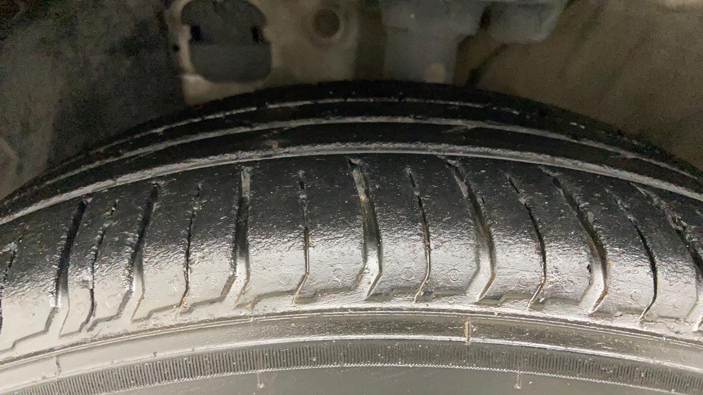2021 Hyundai VENUE SX PLUS 1.0 TURBO DCT, Petrol, Automatic, 40,080 km, Left Front Tyre Tread
