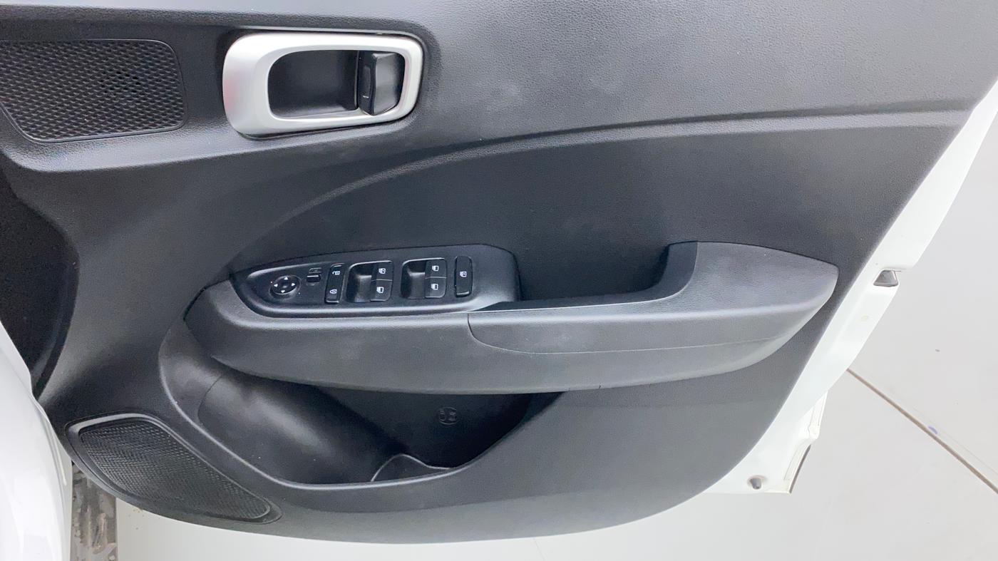 2021 Hyundai VENUE S 1.0 TURBO IMT, Petrol, Manual, 33,259 km, Driver Side Door Panels Control