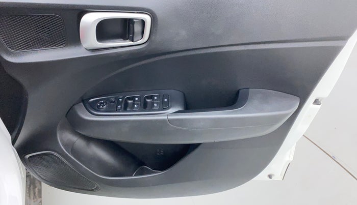 2021 Hyundai VENUE S 1.0 TURBO IMT, Petrol, Manual, 33,259 km, Driver Side Door Panels Control