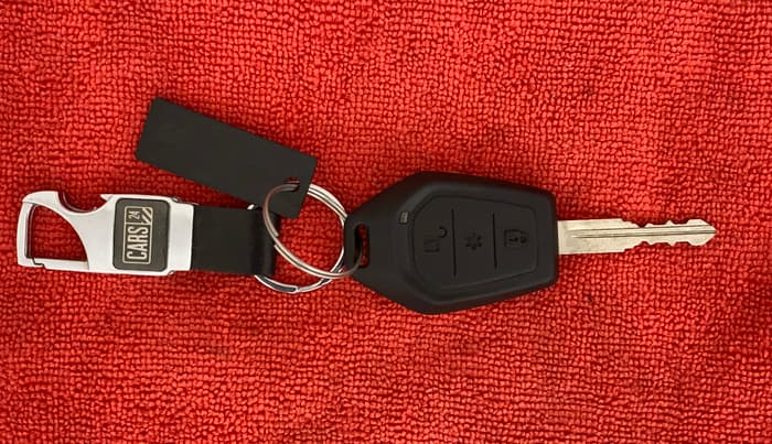 2017 Mahindra TUV300 T8, Diesel, Manual, 18,918 km, Key Close Up