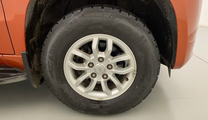 2017 Mahindra TUV300 T8, Diesel, Manual, 18,918 km, Right Front Wheel