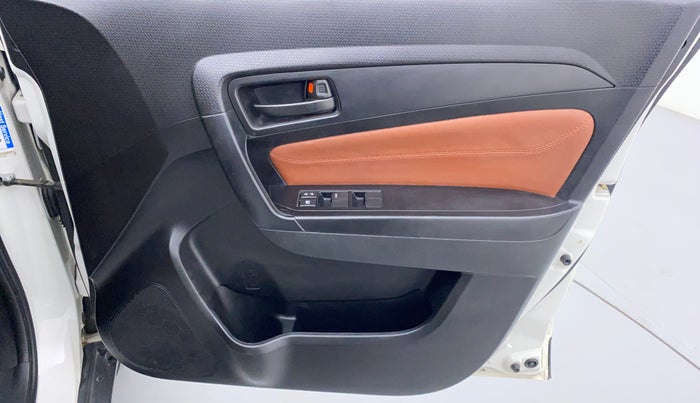 2018 Maruti Vitara Brezza VDI AMT, Diesel, Automatic, 40,385 km, Driver Side Door Panels Controls