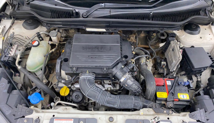 2018 Maruti Vitara Brezza VDI AMT, Diesel, Automatic, 40,385 km, Engine Bonet View