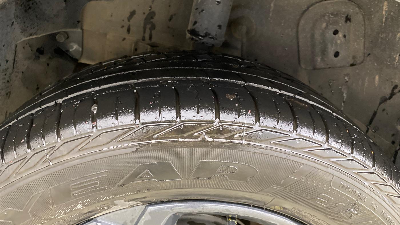 2023 Tata NEXON XZA PLUS (L) DARK EDITION, Petrol, Automatic, 35,984 km, Right Rear Tyre Tread