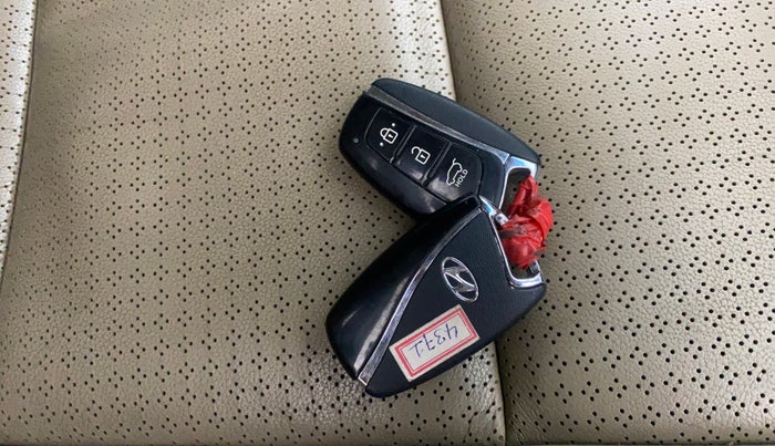 2015 Hyundai Santa Fe 4 WD AT, Diesel, Automatic, 67,583 km, Key Close Up