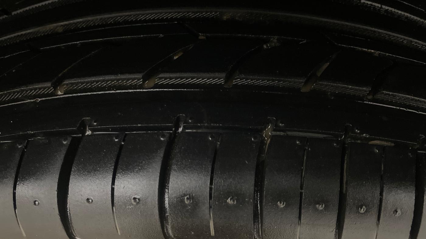 2016 Volkswagen Vento HIGHLINE PETROL AT, Petrol, Automatic, 59,101 km, Left Rear Tyre Tread