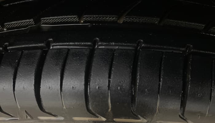2016 Volkswagen Vento HIGHLINE PETROL AT, Petrol, Automatic, 59,116 km, Right Front Tyre Tread