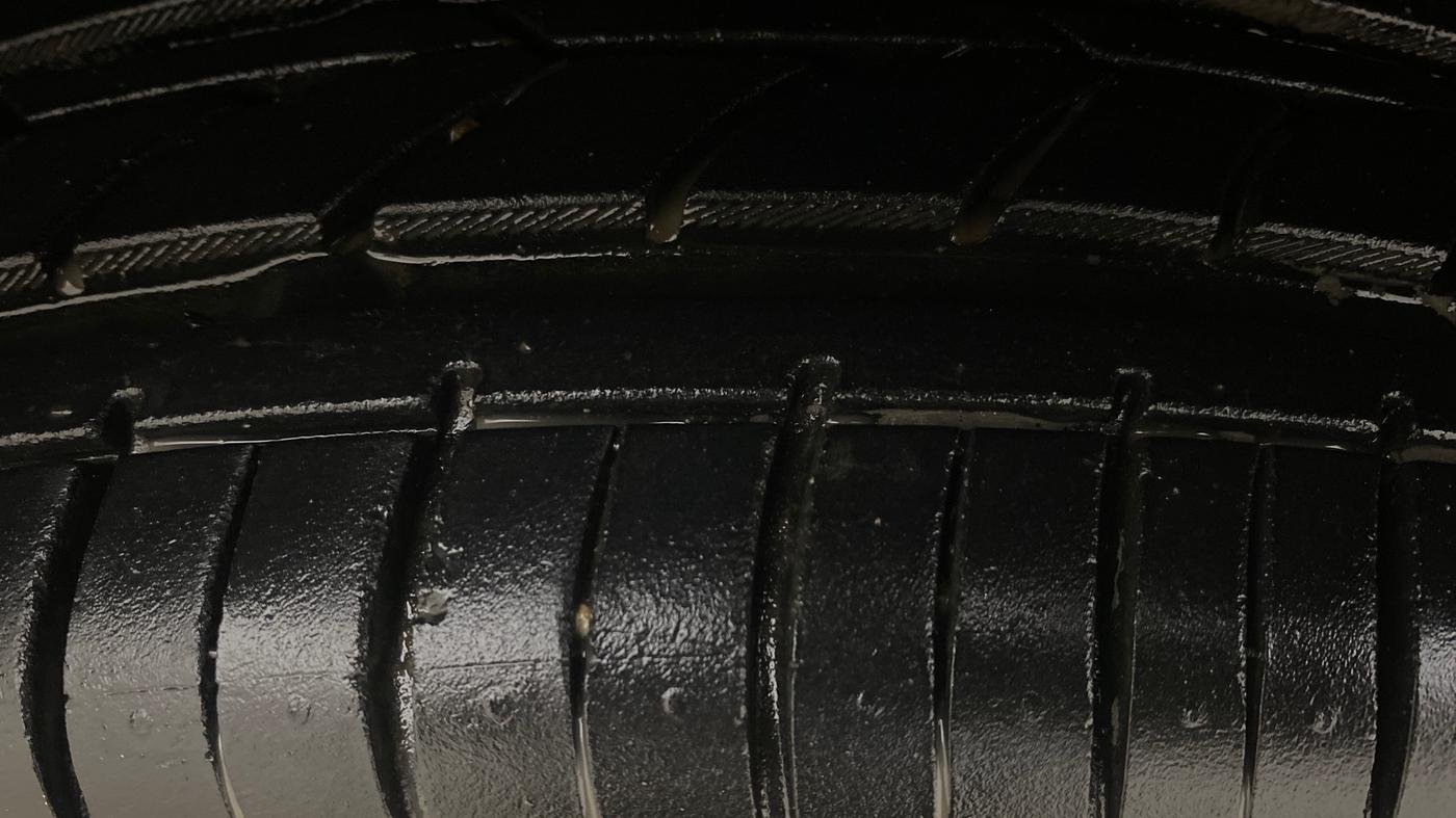 2016 Volkswagen Vento HIGHLINE PETROL AT, Petrol, Automatic, 59,101 km, Left Front Tyre Tread