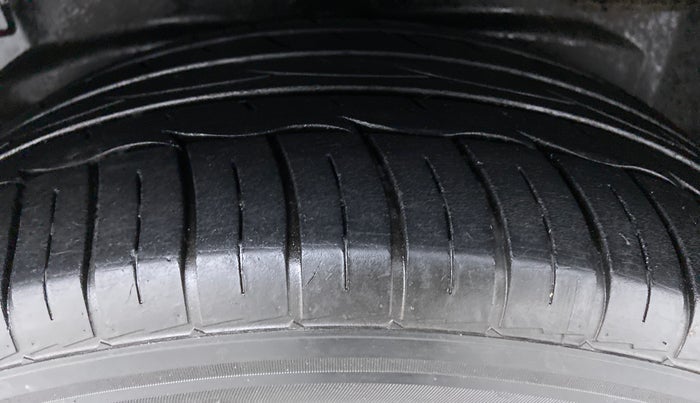 2017 Tata Hexa Varicor 400 XT, Diesel, Manual, 99,991 km, Left Rear Tyre Tread