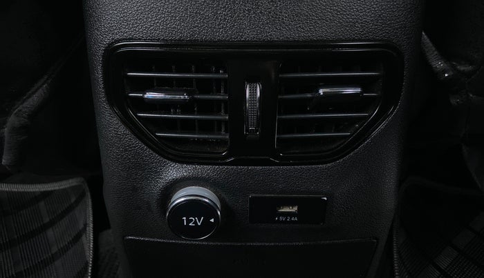 2017 Tata Hexa Varicor 400 XT, Diesel, Manual, 99,991 km, Rear AC Vents