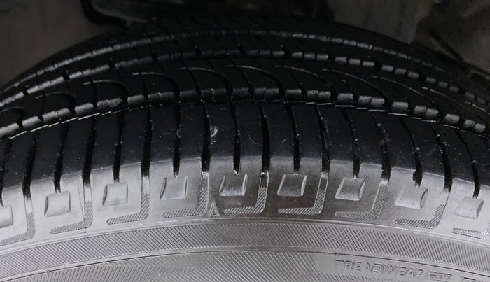 2017 Tata Hexa Varicor 400 XT, Diesel, Manual, 99,991 km, Left Front Tyre Tread