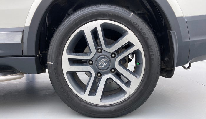 2017 Tata Hexa Varicor 400 XT, Diesel, Manual, 99,991 km, Left Rear Wheel