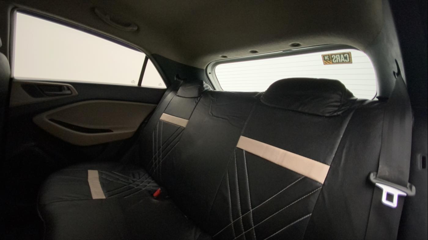 2016 Hyundai Elite i20 SPORTZ 1.2, Petrol, Manual, 65,752 km, Right Side Rear Door Cabin