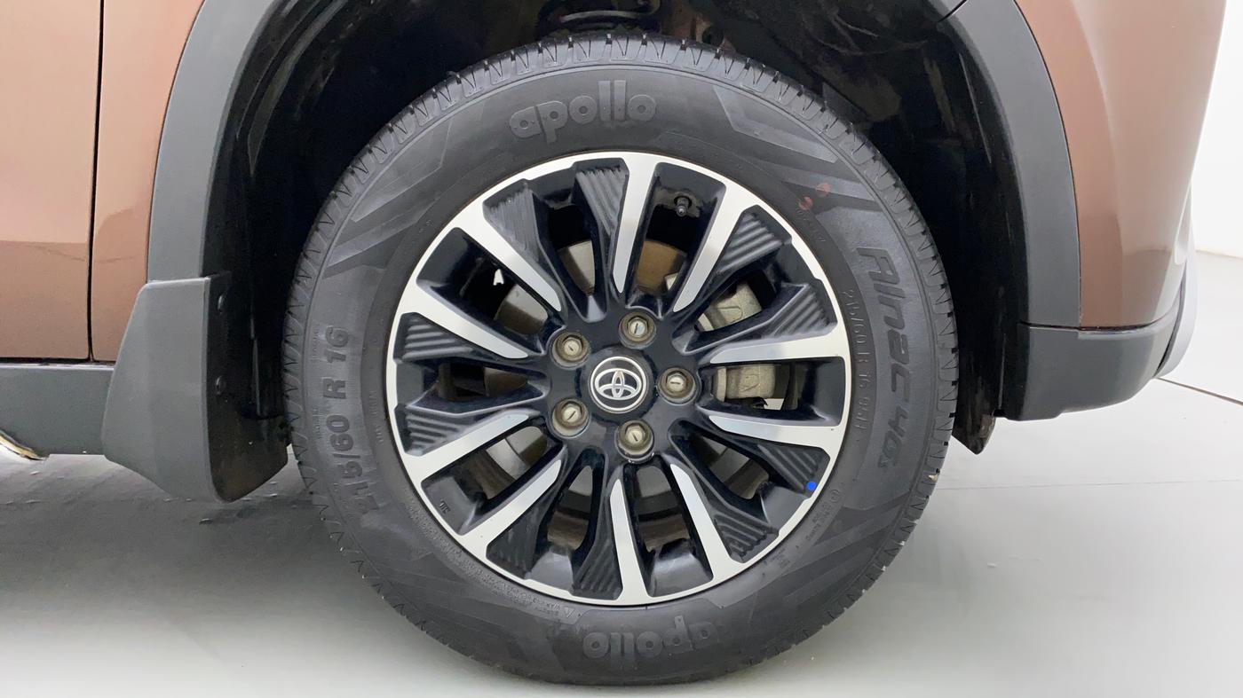 2020 Toyota URBAN CRUISER PREMIUM DUAL TONE AT, Petrol, Automatic, 15,872 km, Right Front Wheel