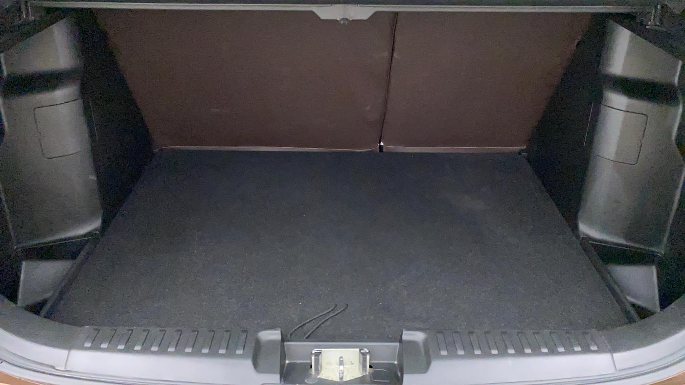 2020 Toyota URBAN CRUISER PREMIUM DUAL TONE AT, Petrol, Automatic, 15,872 km, Boot Inside