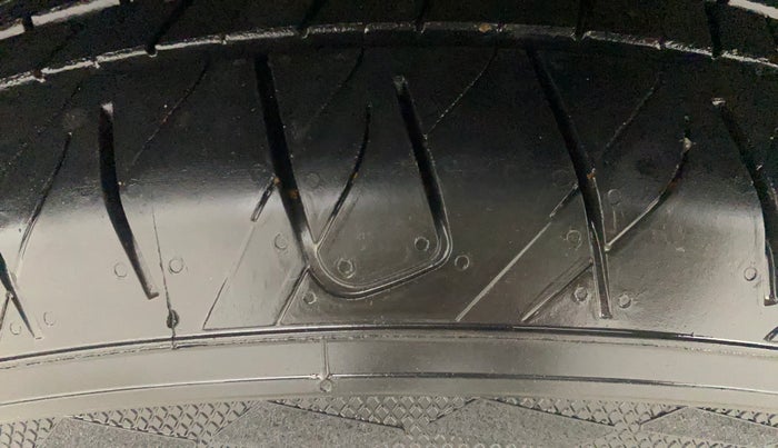 2021 Mahindra BOLERO NEO N10 R, Diesel, Manual, 14,978 km, Left Front Tyre Tread