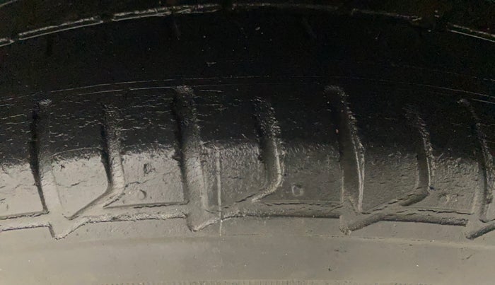 2017 Maruti Ciaz ALPHA DIESEL 1.3, Diesel, Manual, 62,351 km, Right Front Tyre Tread