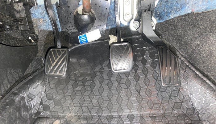 2017 Maruti Ciaz ALPHA DIESEL 1.3, Diesel, Manual, 62,351 km, Pedals